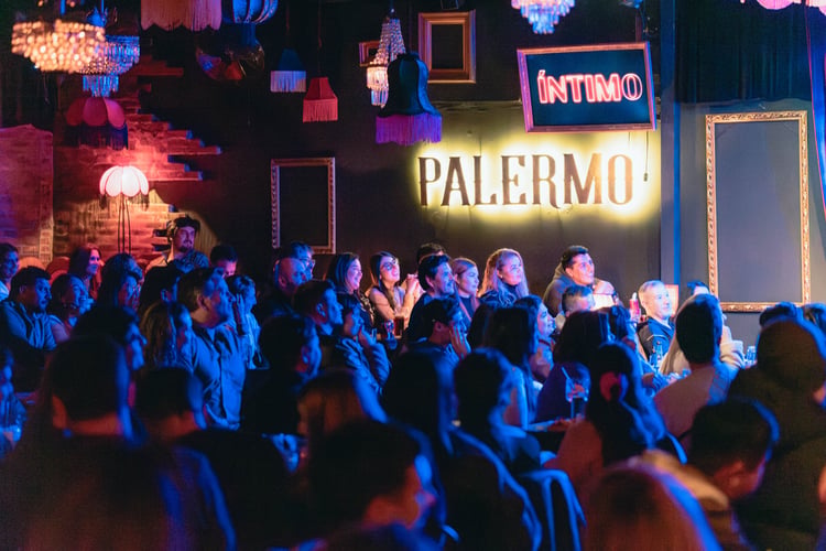Palermo Teatro Bar: gastronomía, comedia y divertimento en un mismo escenario