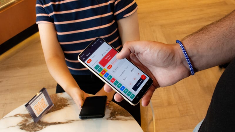 Pedidos, división de cuentas y propinas: agiliza tu negocio gastronómico con la app móvil de Fudo